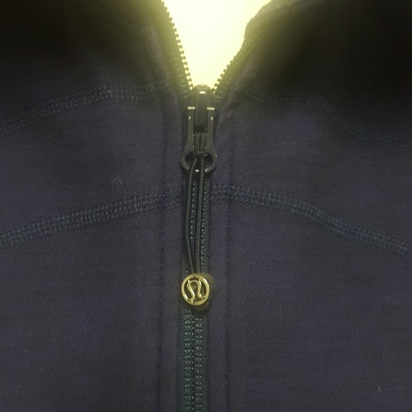 SOLD!! LULULEMON Purple Running Jacket- Size 8 - Picture 2 of 5